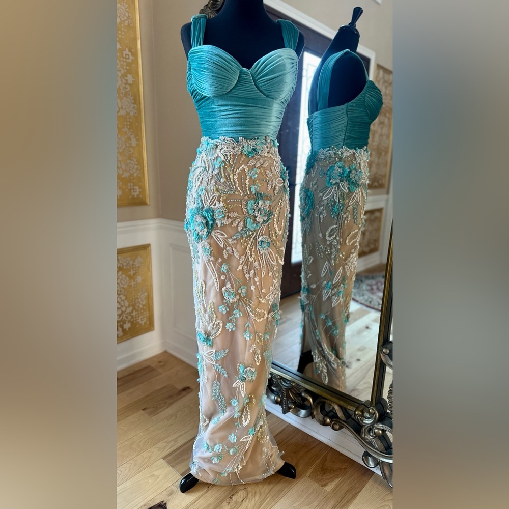 Crystal Beaded Formal Sweetheart Neckline Custom Gown Beige Turquoise Size 4 - Picture 5 of 16